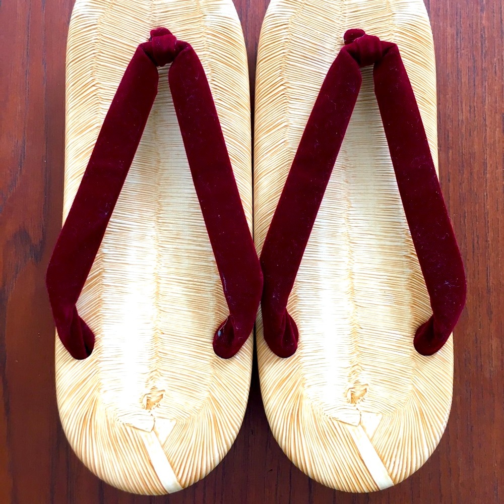 NWOT Japanese slippers Kimono 👘💗 🇯🇵